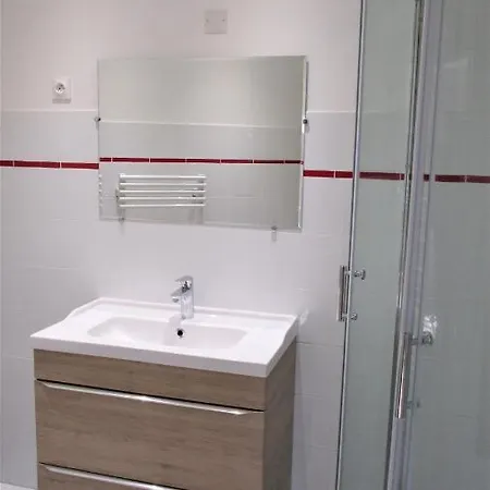 NICE, à saisir : STUDIO indépendant en VILLA  Extérieur photo